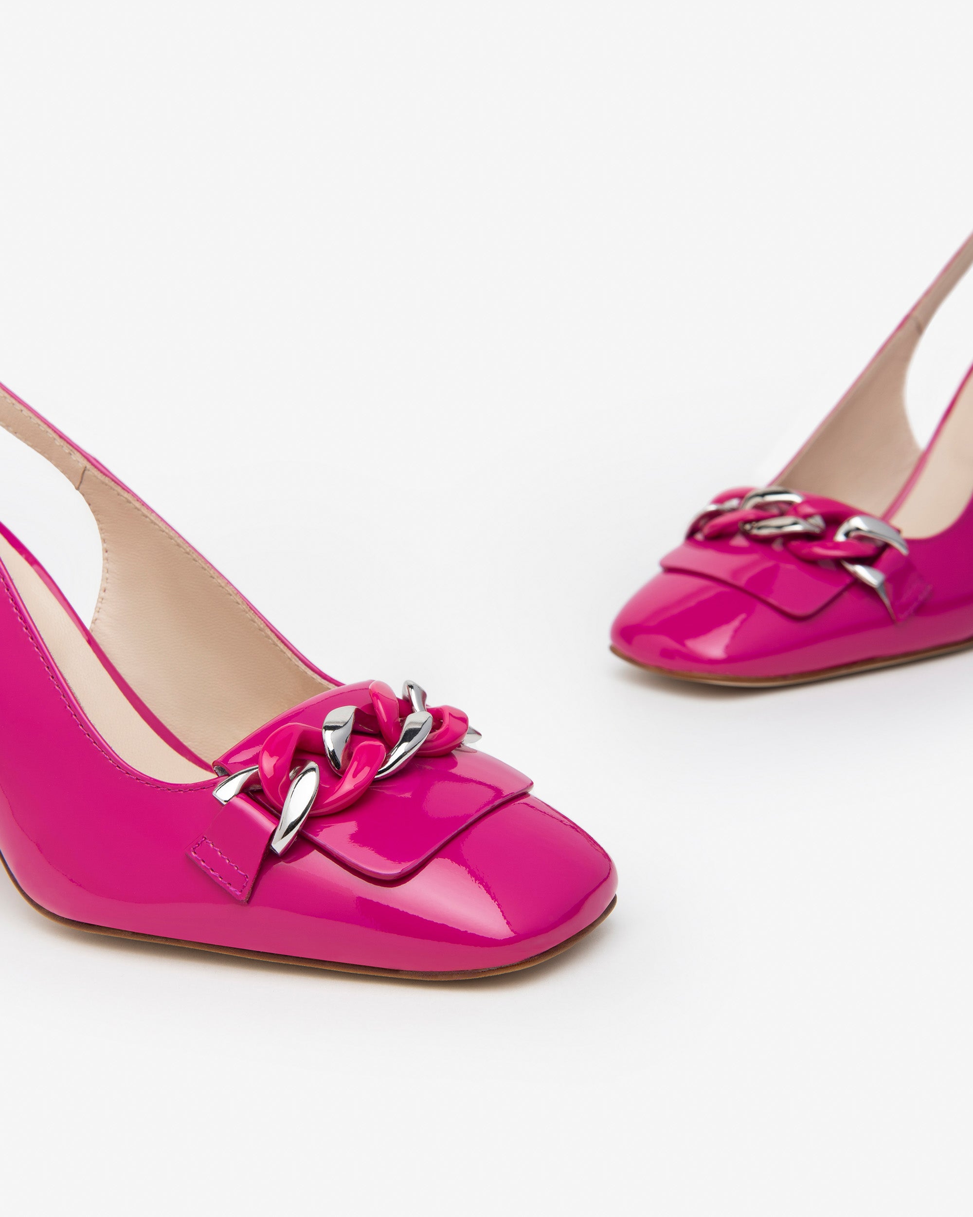  Damen-Pumps aus Lackleder