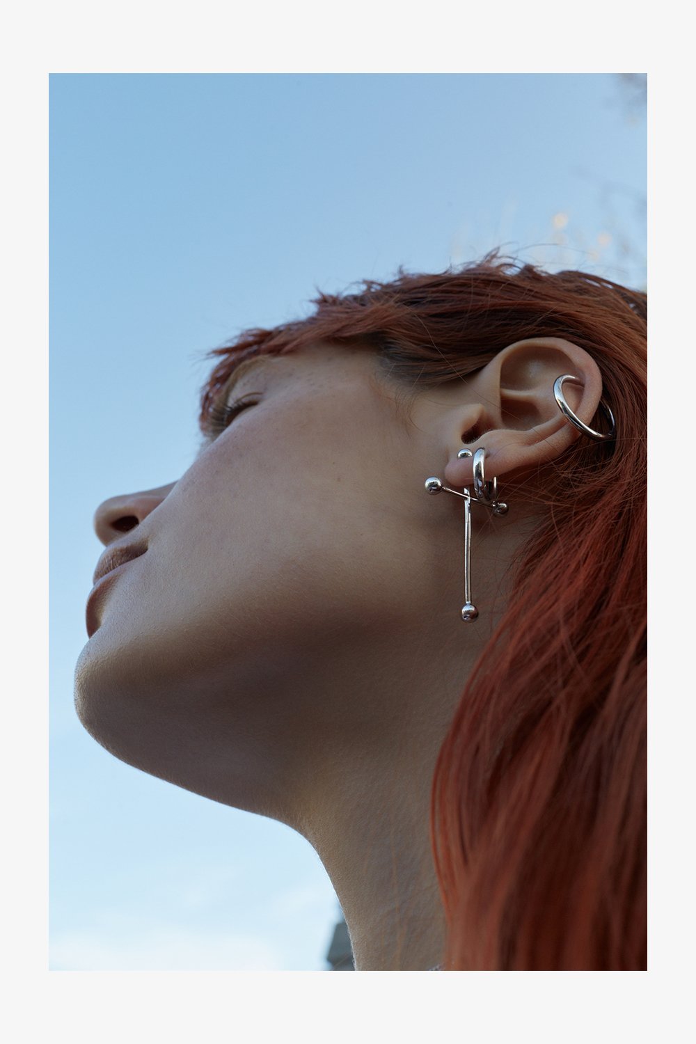 Avgvst CROSS SINGLE - Single earring - silver coloured