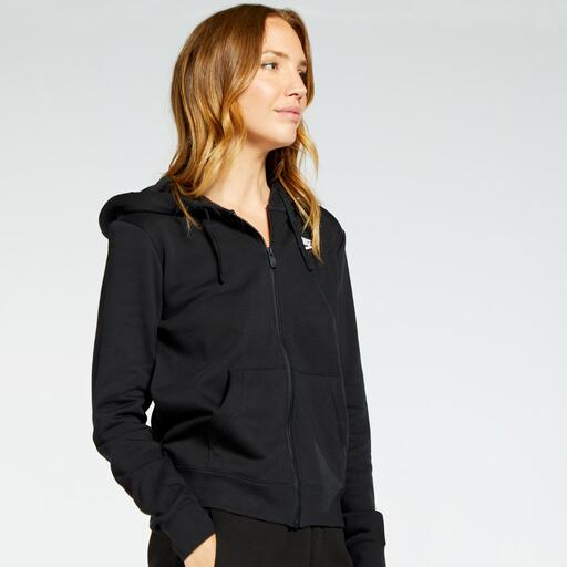 Nike Sportswear Club