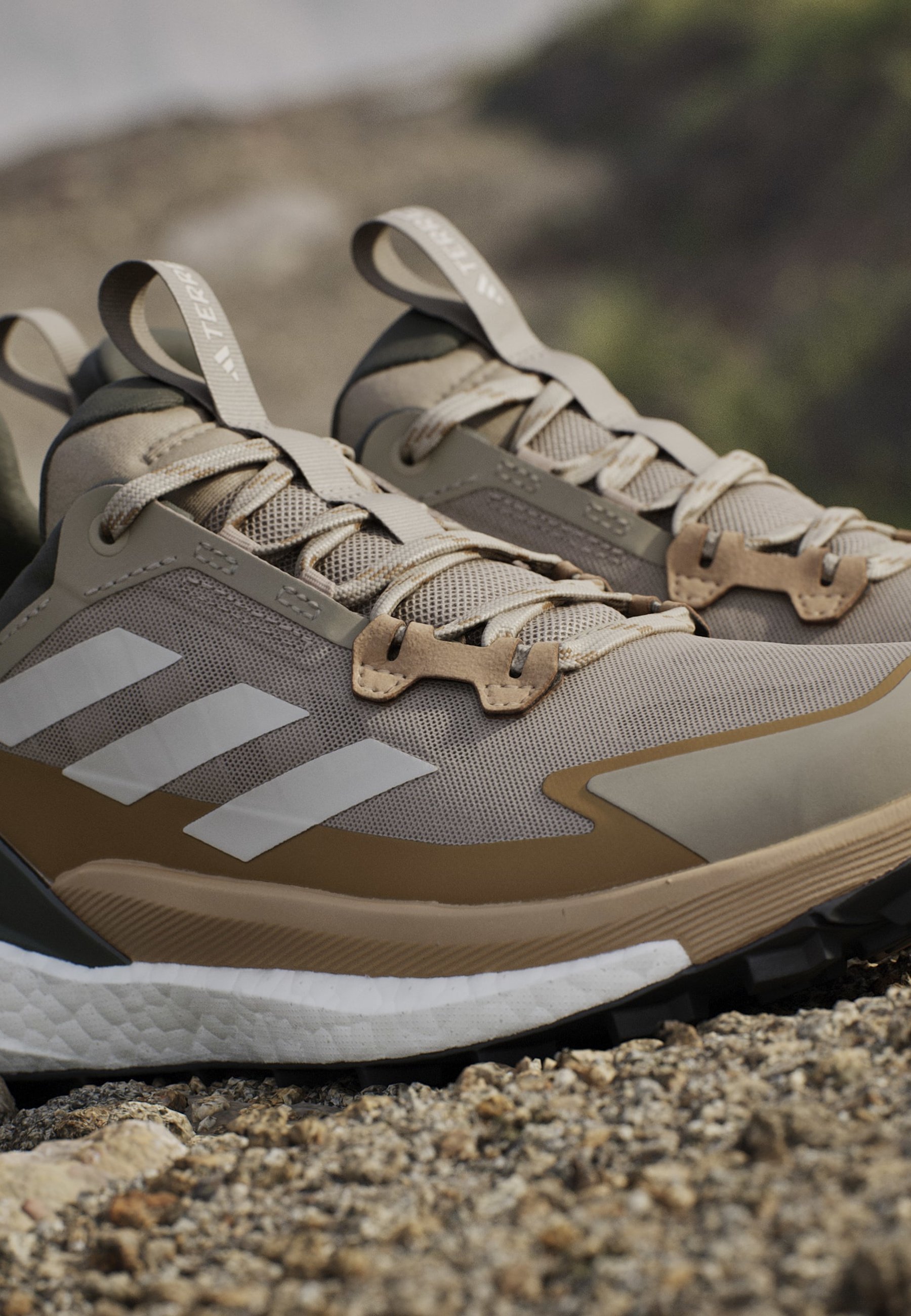 Adidas Terrex FREE LOW - Wandelschoenen - wit cargo beige brons strata