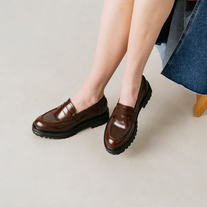 Mocassins à semelles crantées  en cuir marron