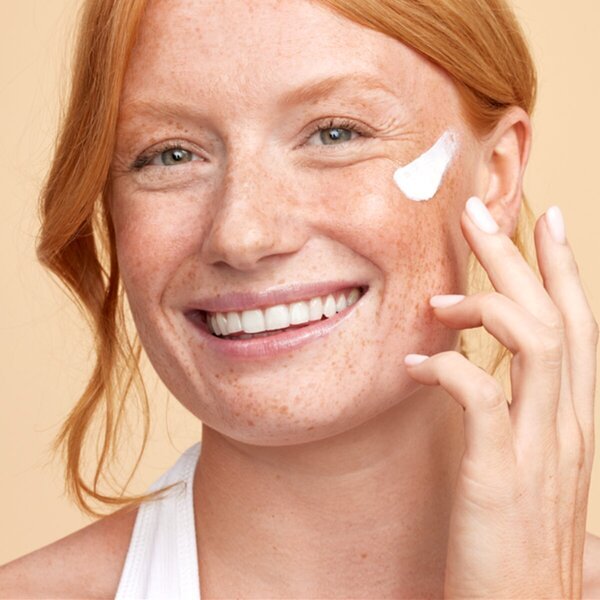 Biodermal SPF30 matinį poveikį suteikiantis fluidas nuo saulės veidui<br>40ml