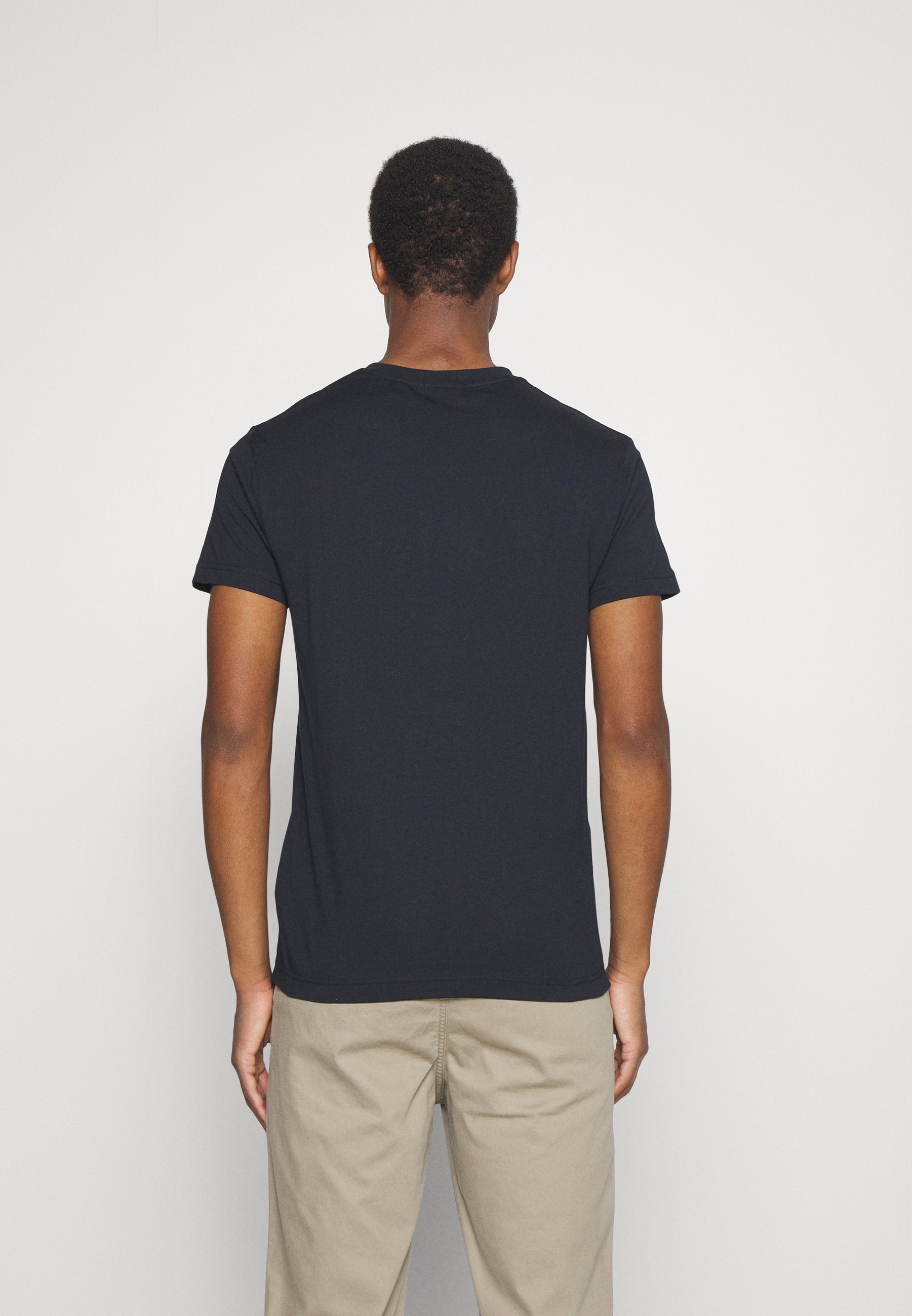 GANT SLIM SHIELD V-HALS T-shirt - Basic T-shirt - zwart
