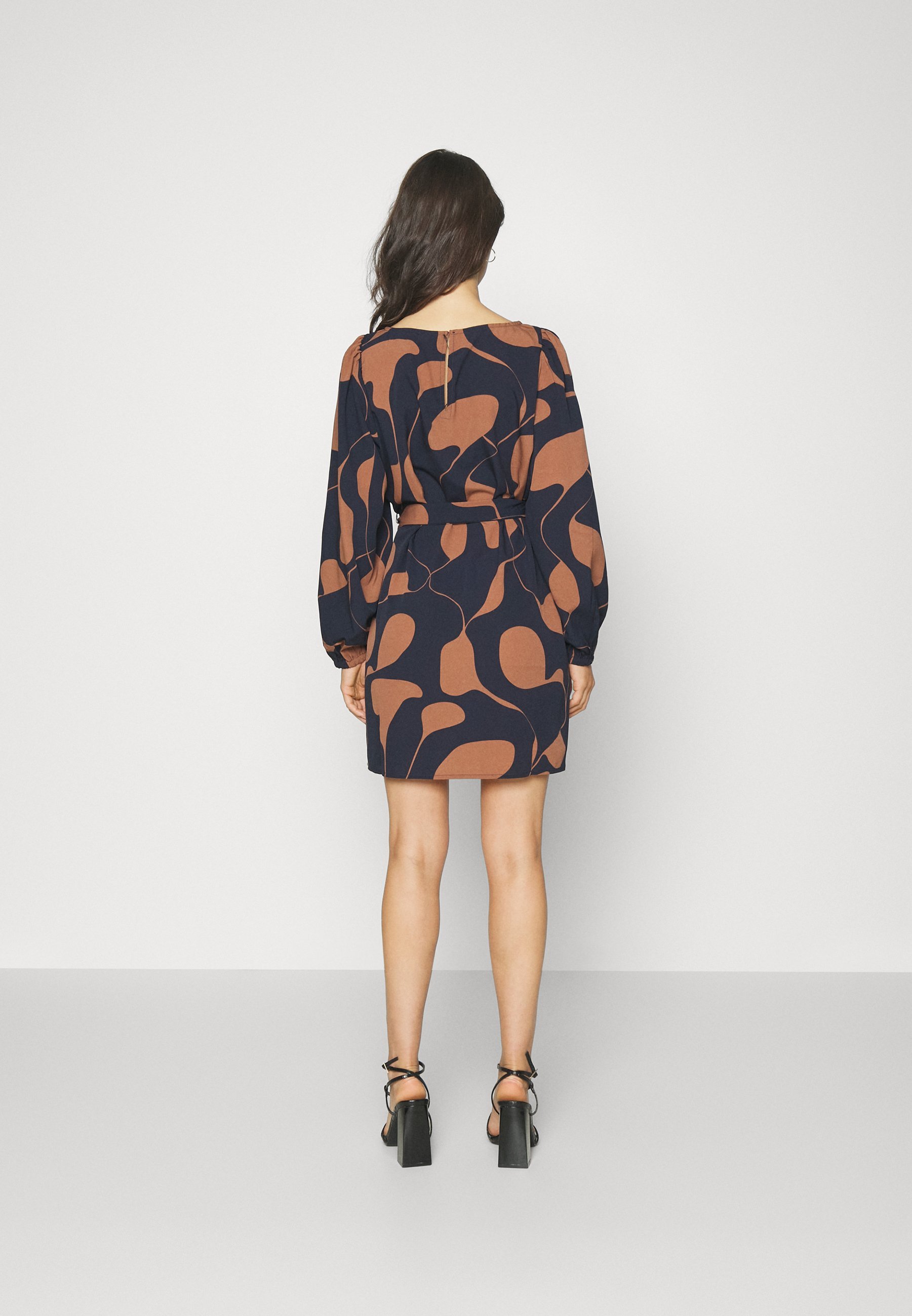 Vero Moda Petite VMLYDIA KURZES KLEID - Tageskleid - dunkelblau