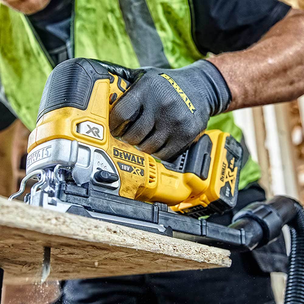 DEWALT 18V borstelloze decoupeerzaag met bovenhandgreep DCS334N-XJ