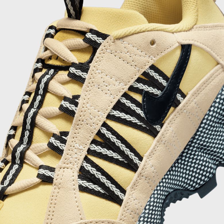 WMNS Air Humara