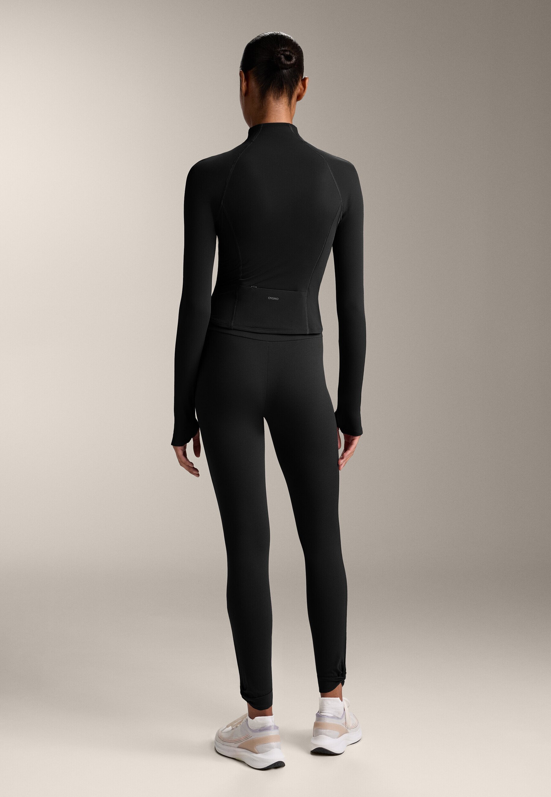 OYSHO WARMTH COMFORTLUX TECHNICAL - Trainingsjack - zwart