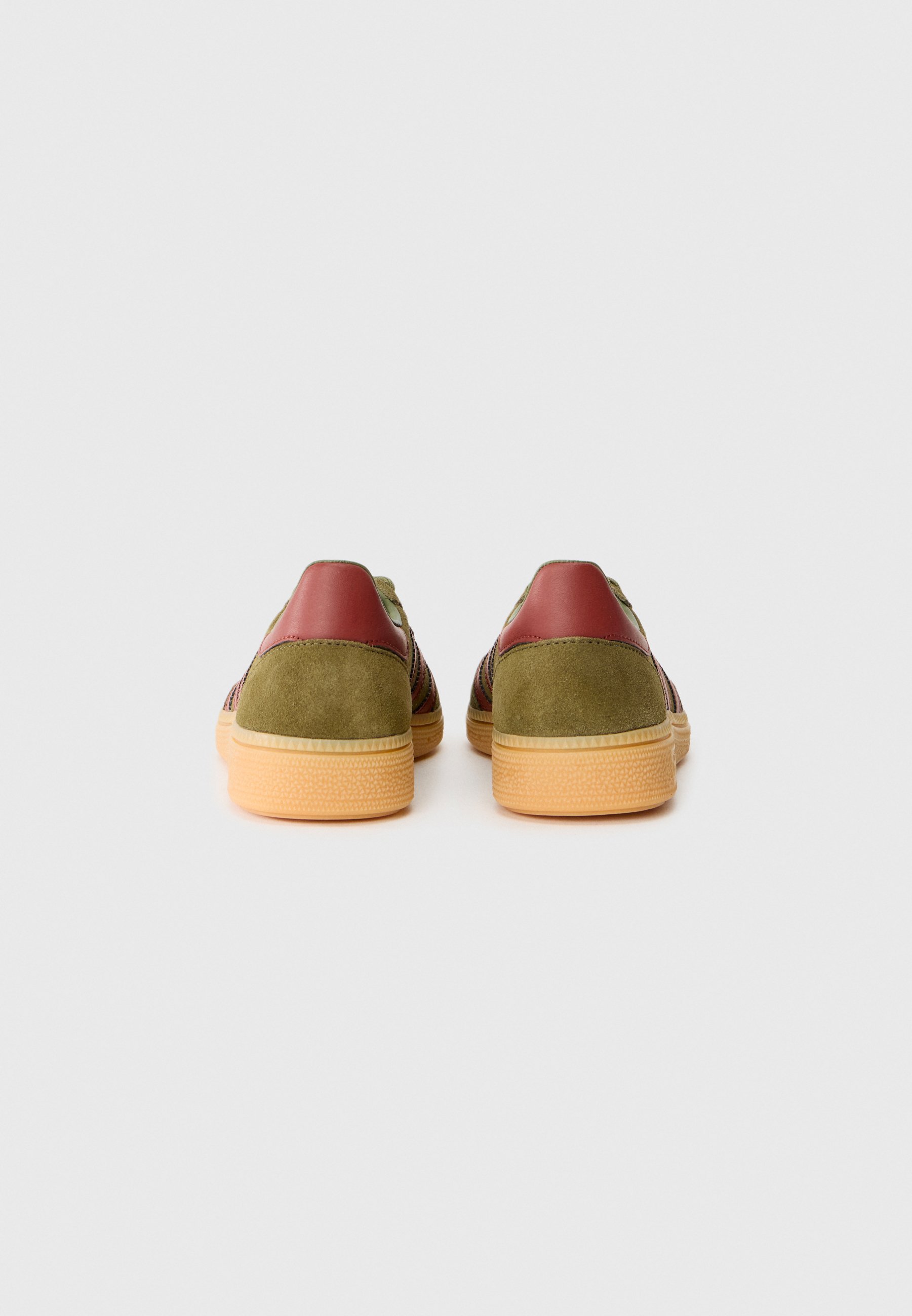 adidas Originals HANDBALL SPEZIAL UNISEX - Matalavartiset tennarit - core black/focus olive/grey/grey
