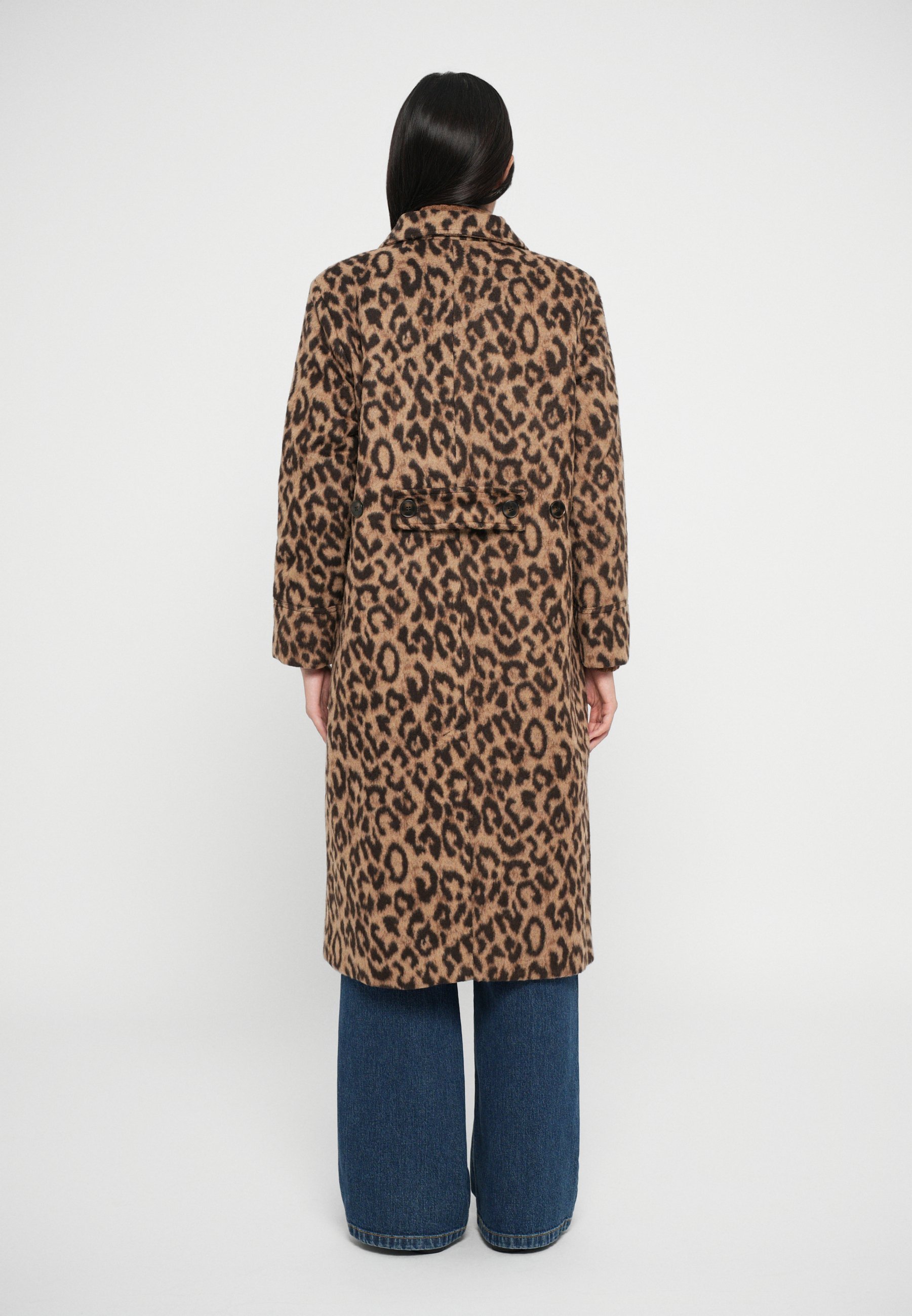 Boom en Paardentuin DIXIE - Klassieke vacht - bruin