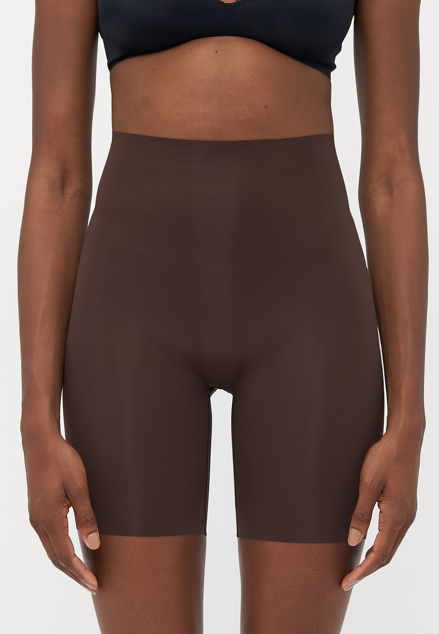 Vero Moda VMDITTE 2ND SKIN BIKER SHORTS LEOPRINT - Broek - koffieboon