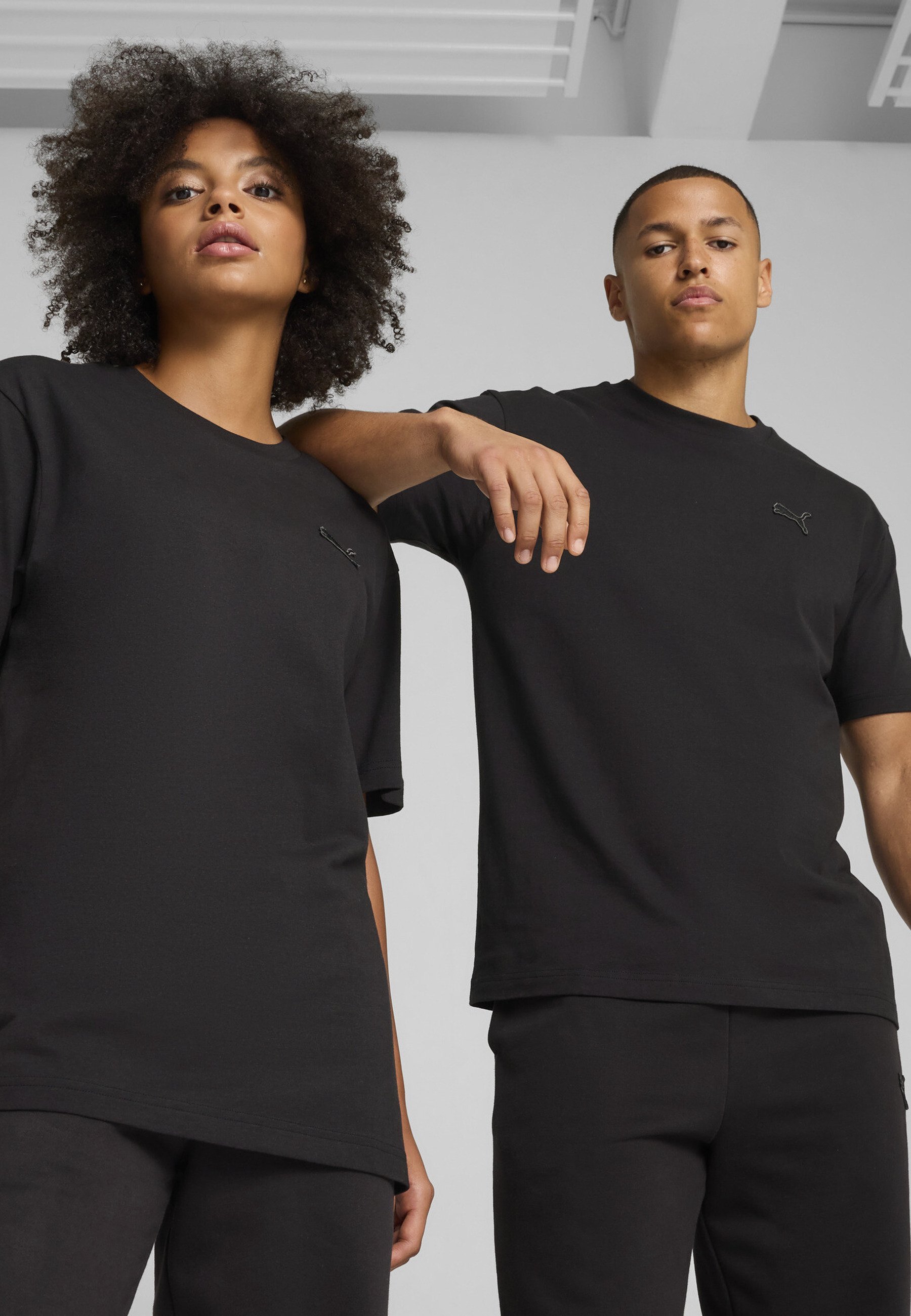 Puma ESSENTIALS ELEVATED - T-shirt basique - noir