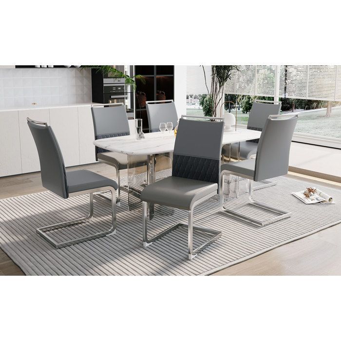 Conjunto de 4 cadeiras de sala de jantar modernas, feitas de material espesso e resistente à corrosão, com encosto em couro PU e material sintético.