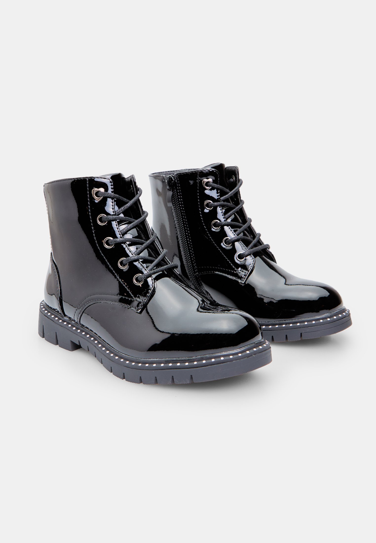 Bottines à lacets Bata - noires