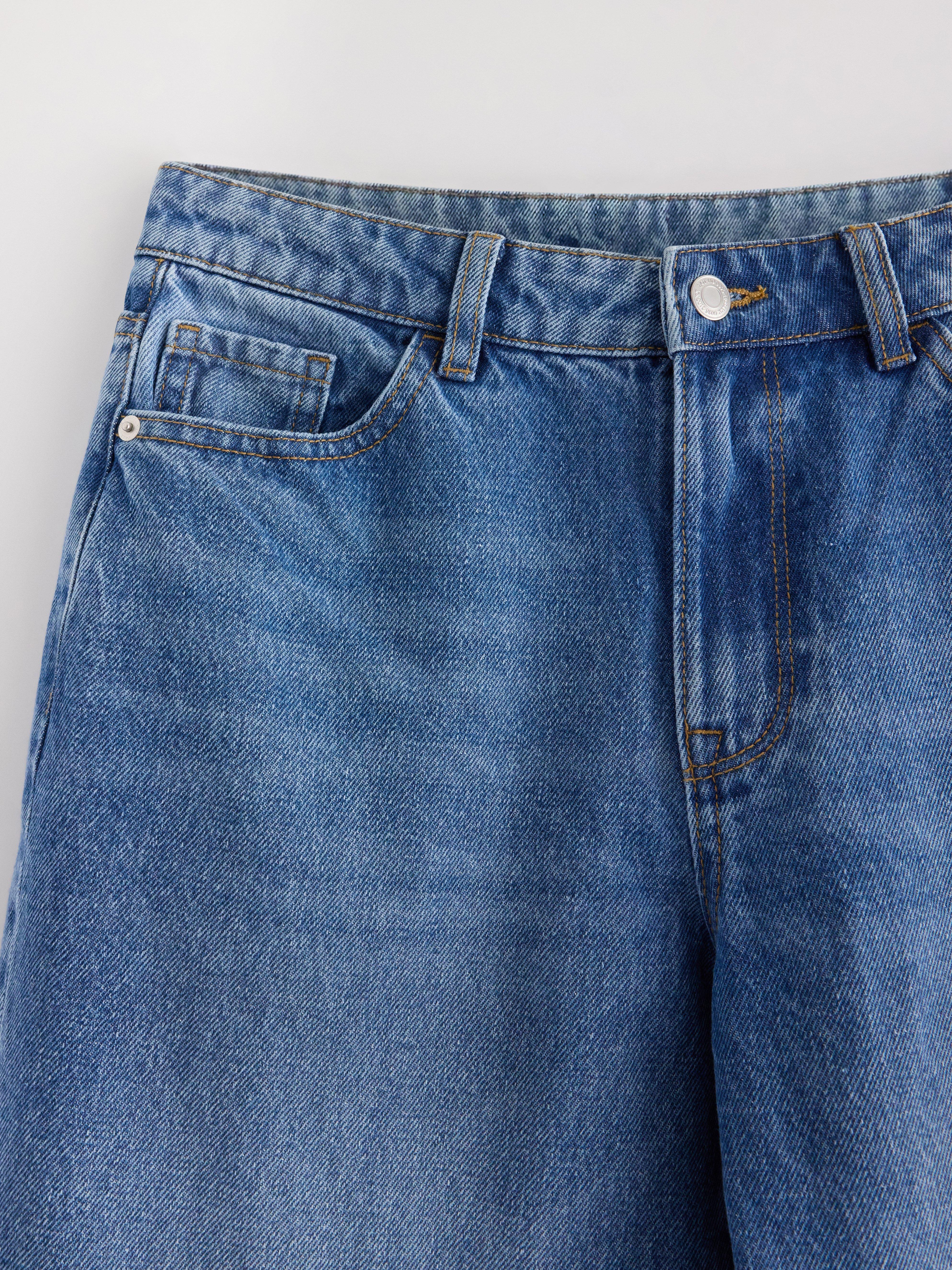 Calça jeans BARREL na altura do tornozelo, azul denim.