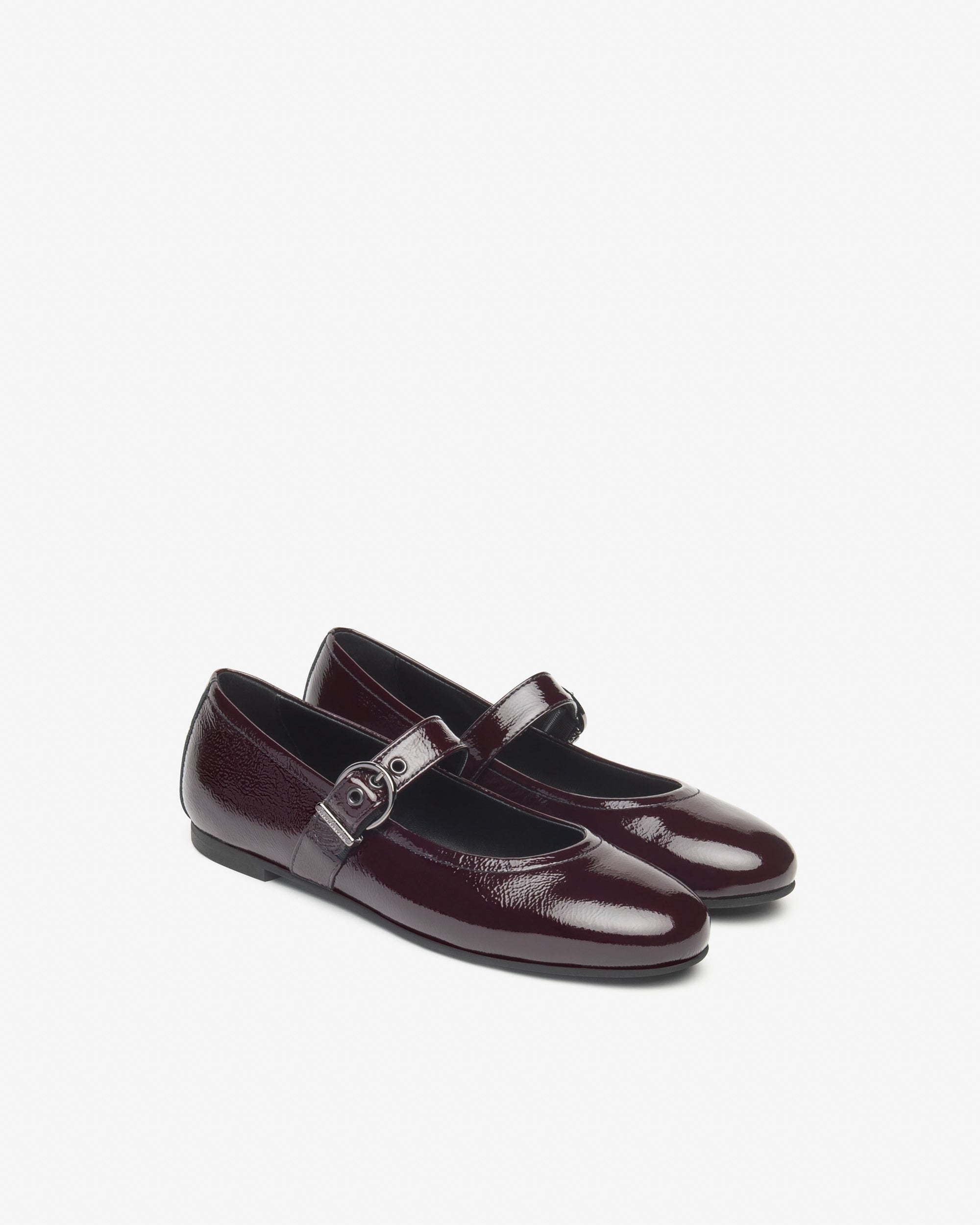  Damen-Ballerinas aus Lackleder