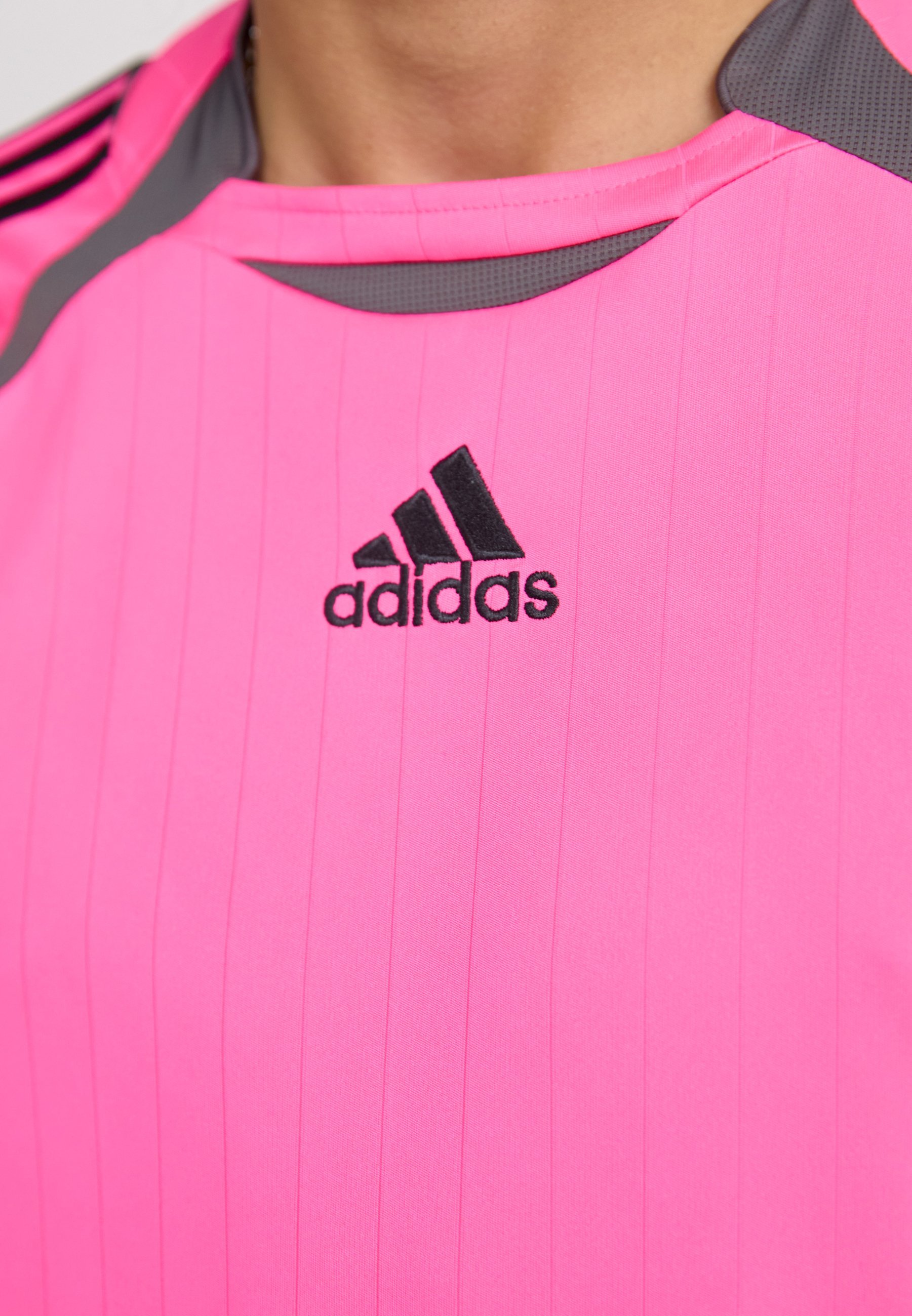 adidas Originals bedruckte T-Shirts