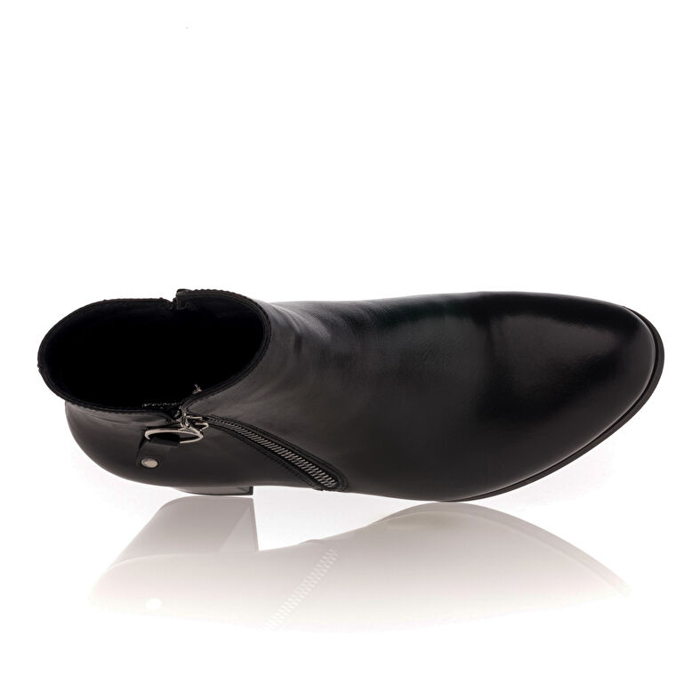 Schwarze Damenstiefel / Stiefeletten