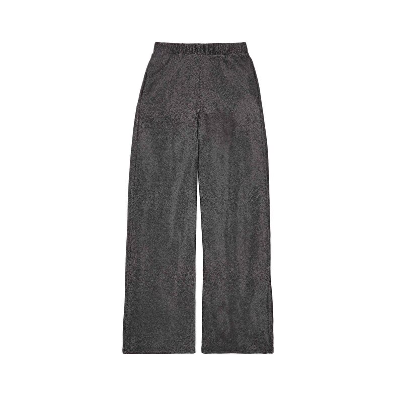  Svarta byxor och jeans för kvinnor