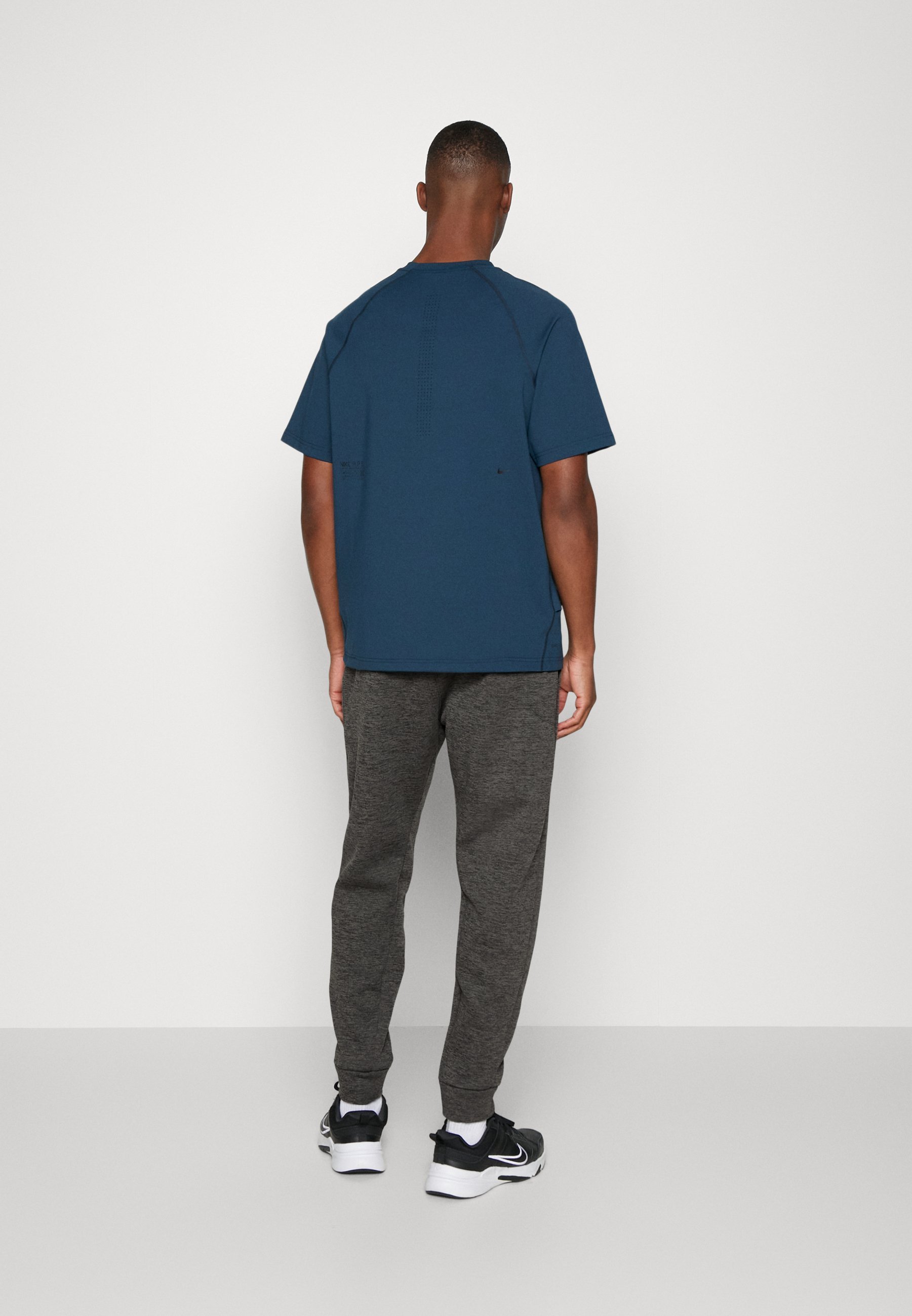 Nike Performance TAPER - Trainingsbroek - antracietgrijs gemêleerd/donker rookgrijs/zwart