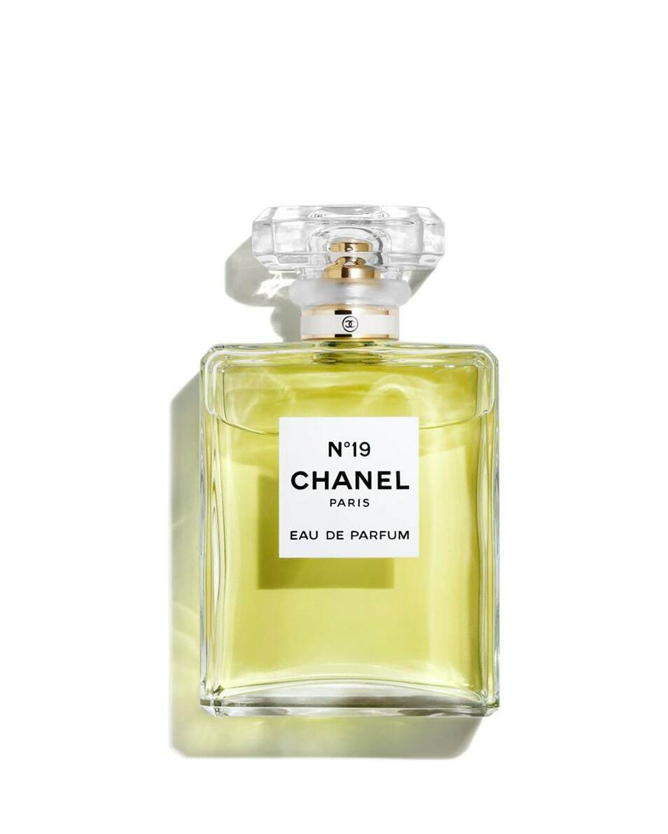 CHANEL N°19 EAU DE PARFUM SPRAY