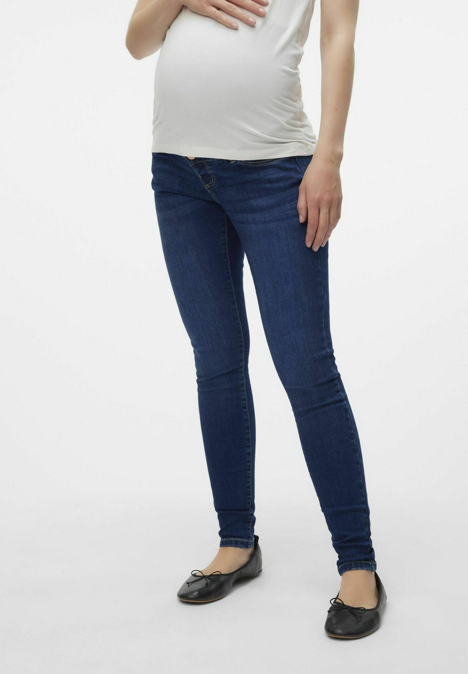 Těhotenské džíny Vero Moda Skinny Fit - tmavě modrý denim