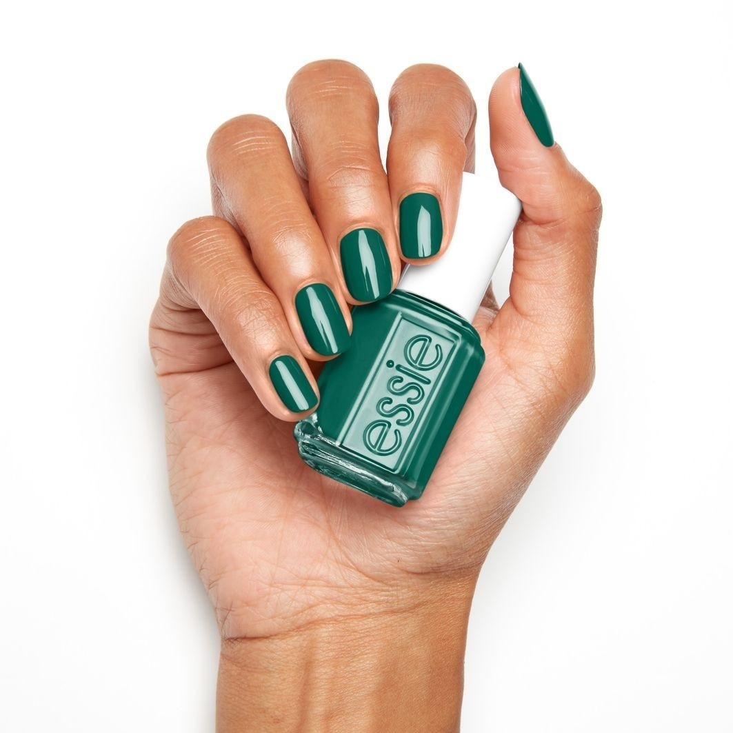 lak na nechty essie Seasonals Antique Chic Zimná kolekcia 2024 - 13,5 ml