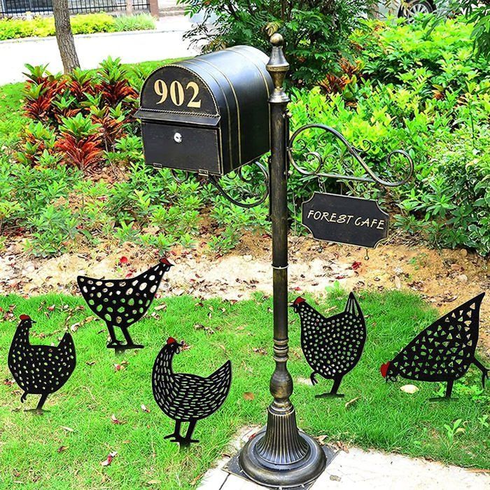 Prachtige set van 5 metalen kippensilhouetten als tuindecoratie, realistische decoratie voor gazon en tuin, kunstzinnige decoratie voor de binnenplaats.