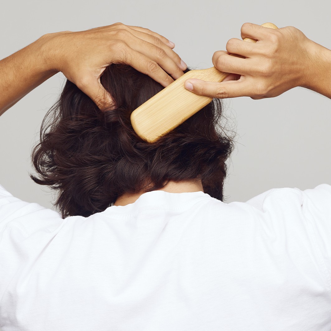 Plochá a pádlová kefa Hairlust z bambusu – 1 kus