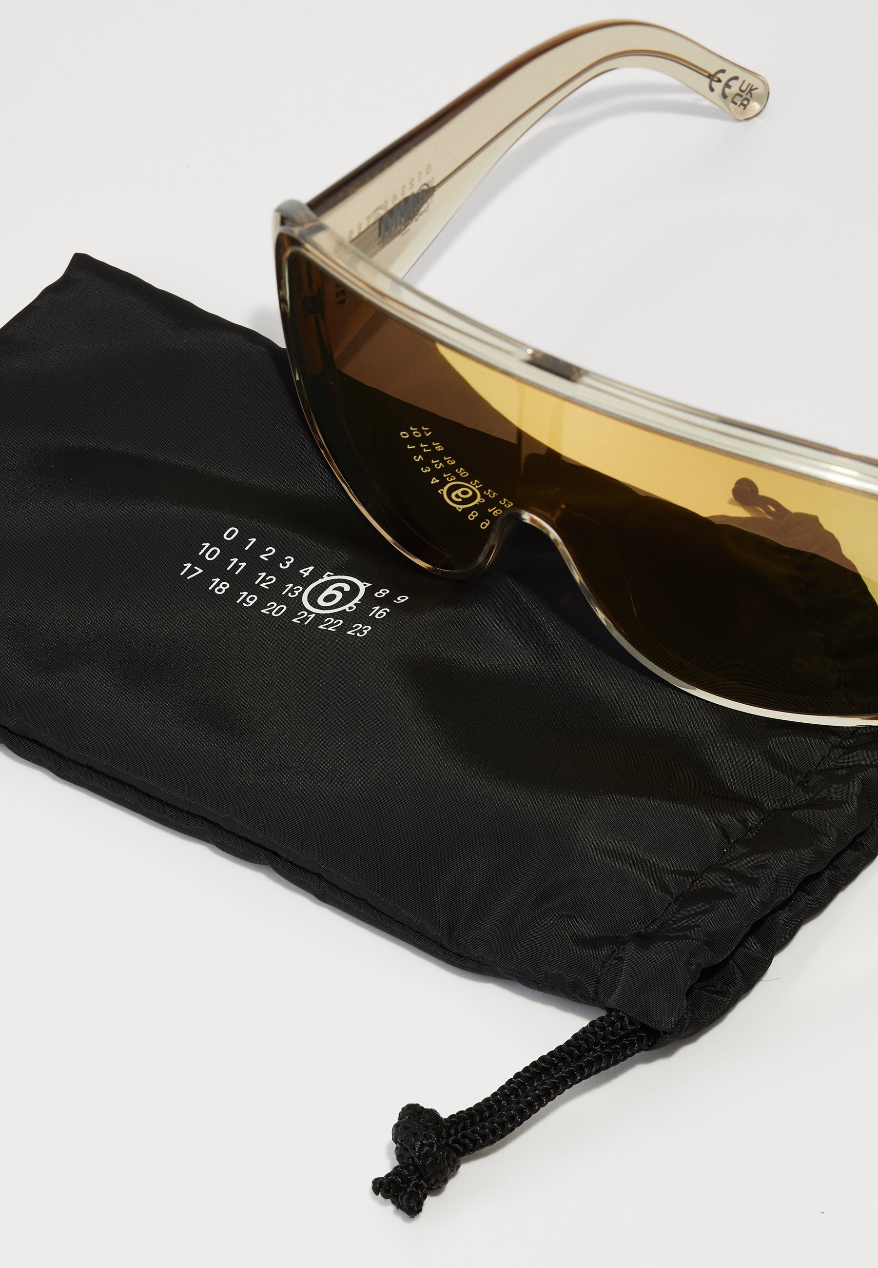 MM6 Maison Margiela MM6 MASK GREEN UNISEX - Zonnebril - ivoor