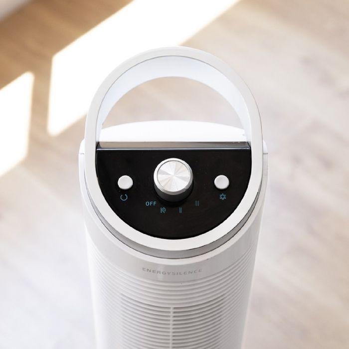 Enfriador de aire evaporativo Cecotec EnergySilence 2000 Cool Tower. Potencia de 60 W, depósito de agua extraíble de 2 litros.