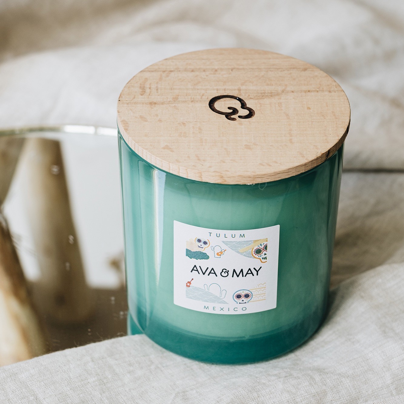 AVA & MAY Maxi bougie parfumée Tulum