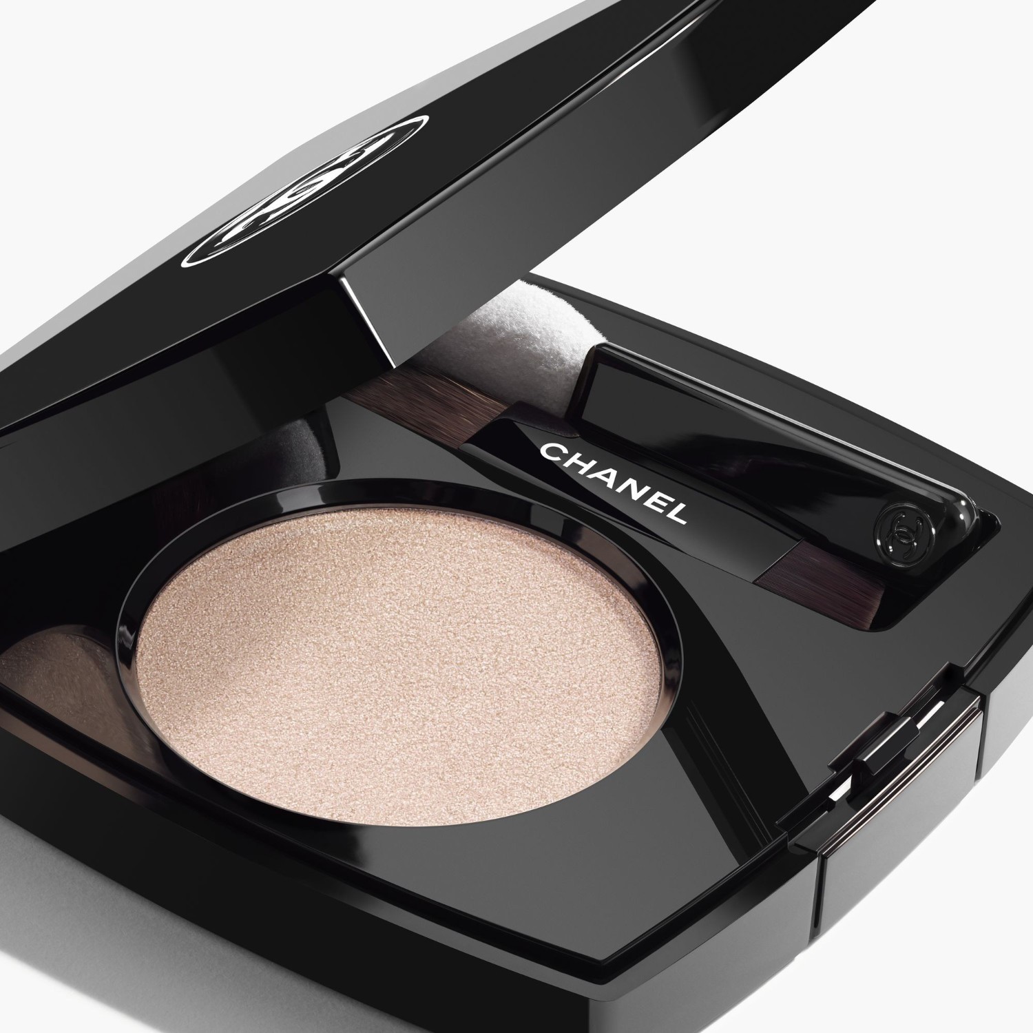Očné tiene CHANEL OMBRE ESSENTIELLE - 1,9 g