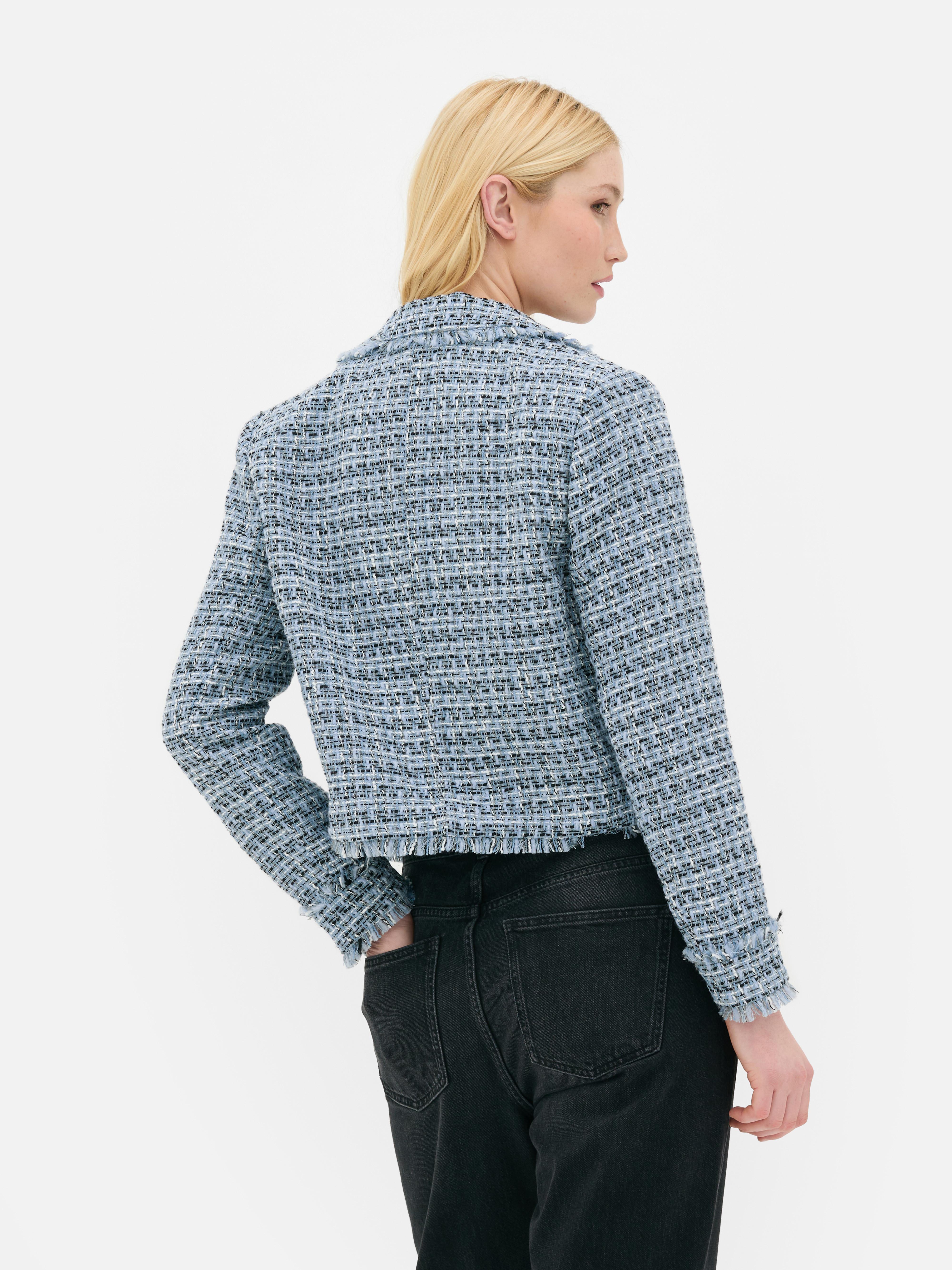 Blazer buclé. B înseamnă bouclé în alfabetul nostru de modă.