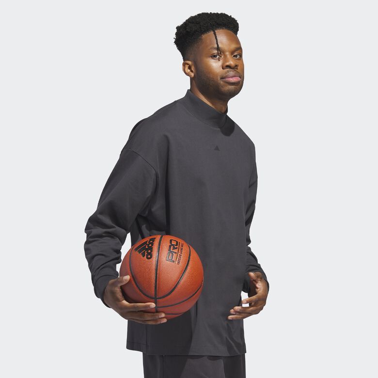 Una camiseta de manga larga de baloncesto