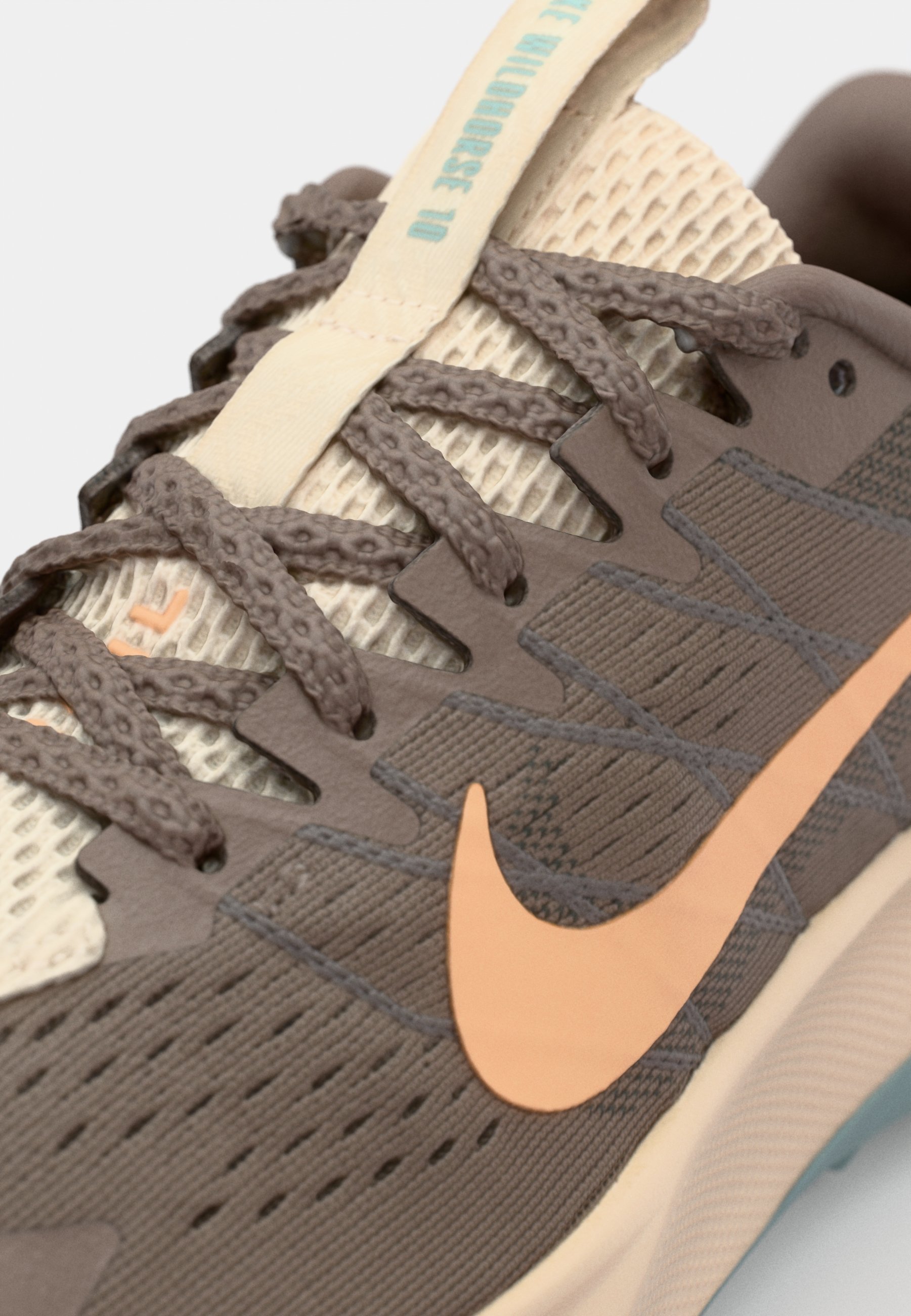 Nike Performance REACTX WILDHORSE 10 - Běžecké boty do terénu - hnědá/oranžová křída/jeskynní kámen/dělo/perlově bílá