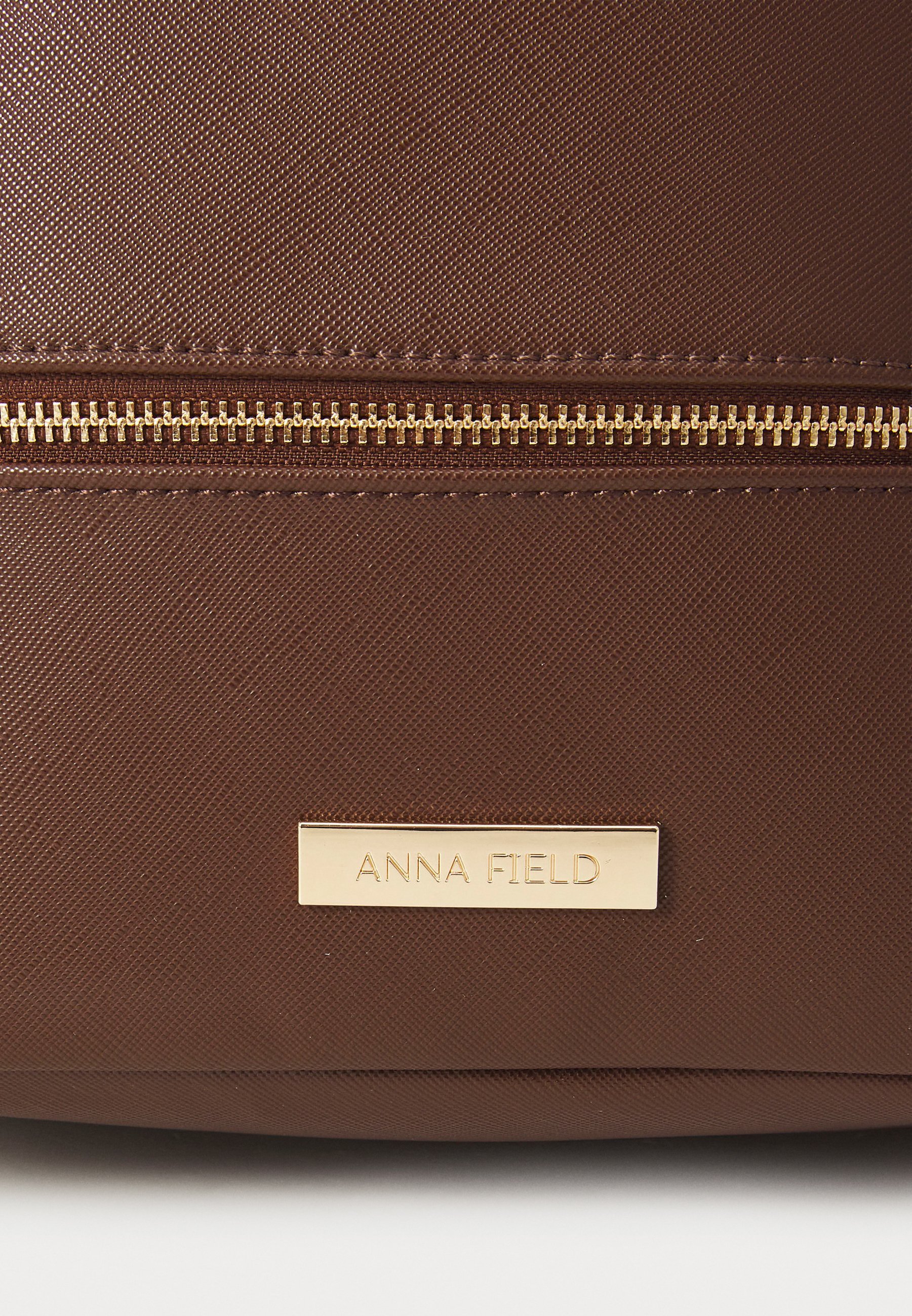 Anna Fieldi seljakott - pruun
