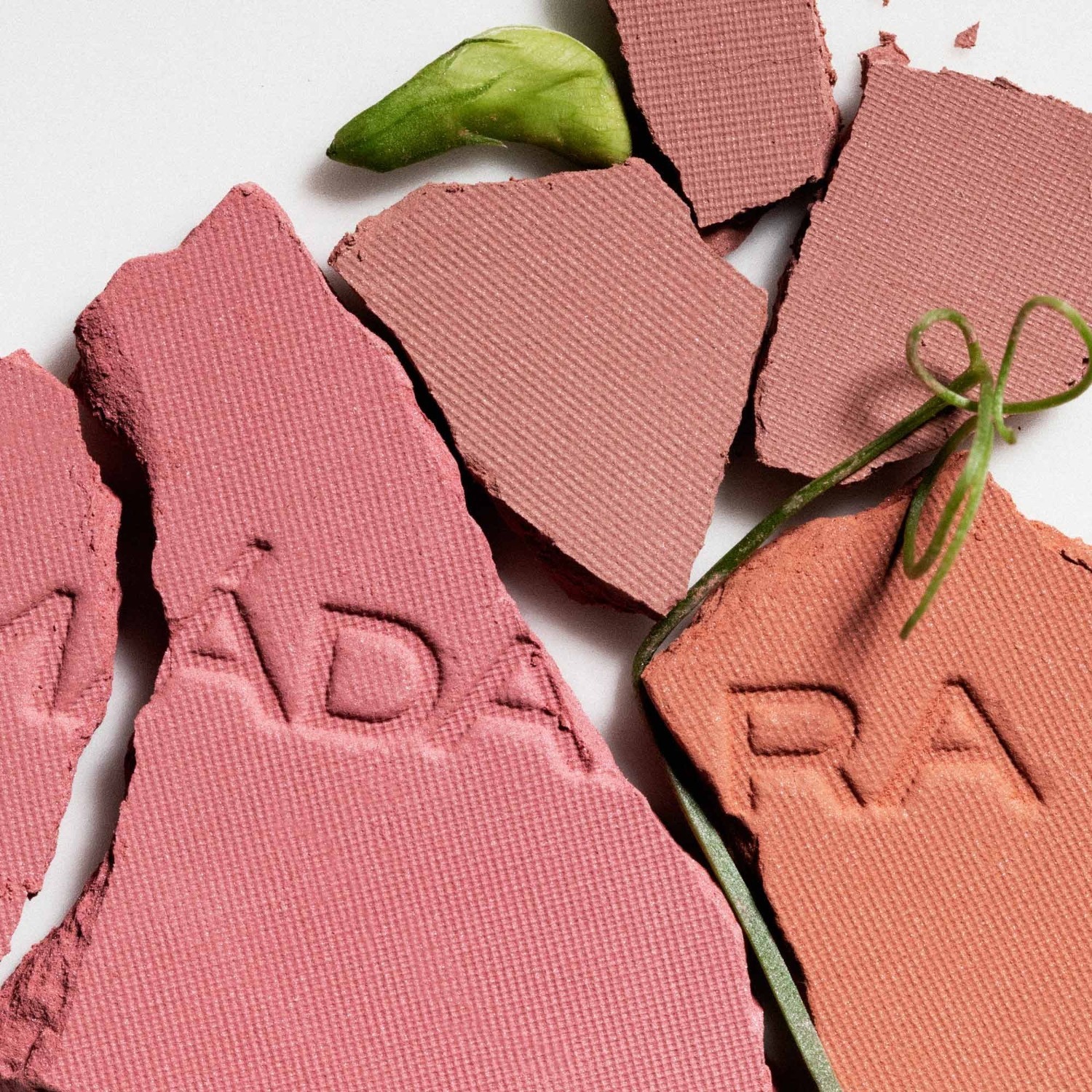 MÁDARA Blush MAGNETIC BLUSH Mineralno rumenilo za obraze - 6 g