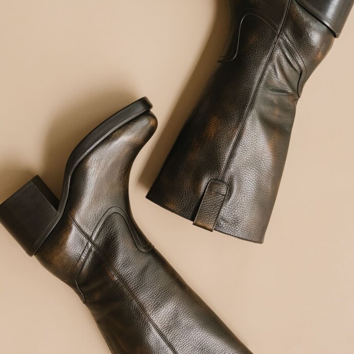 Bottes à talons  en cuir grainé gris