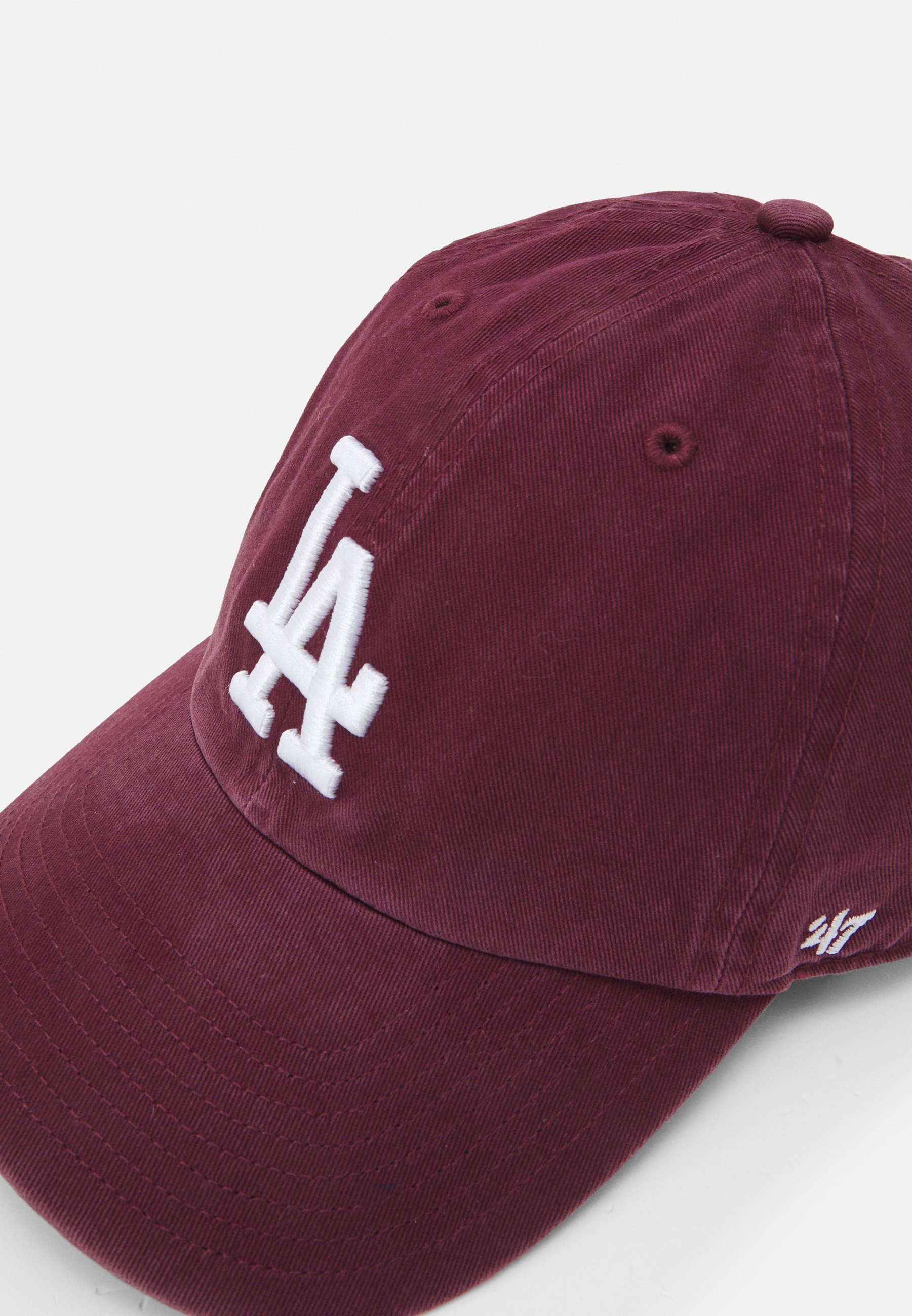 '47 Caps