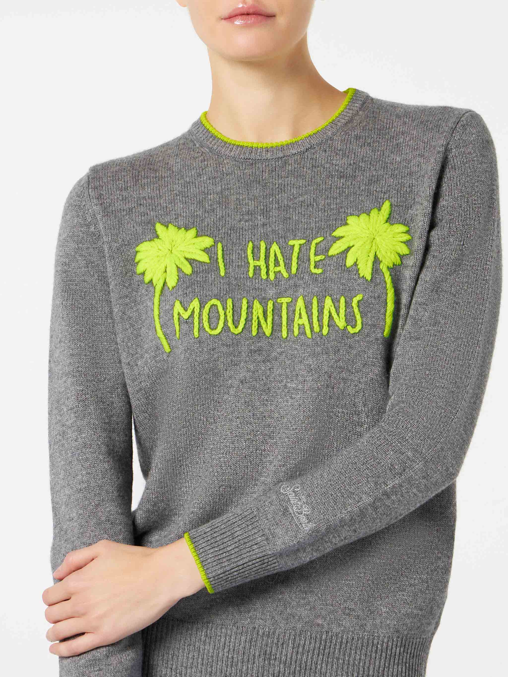 Maglione da donna grigio ricamo I hate mountains giallo fluo