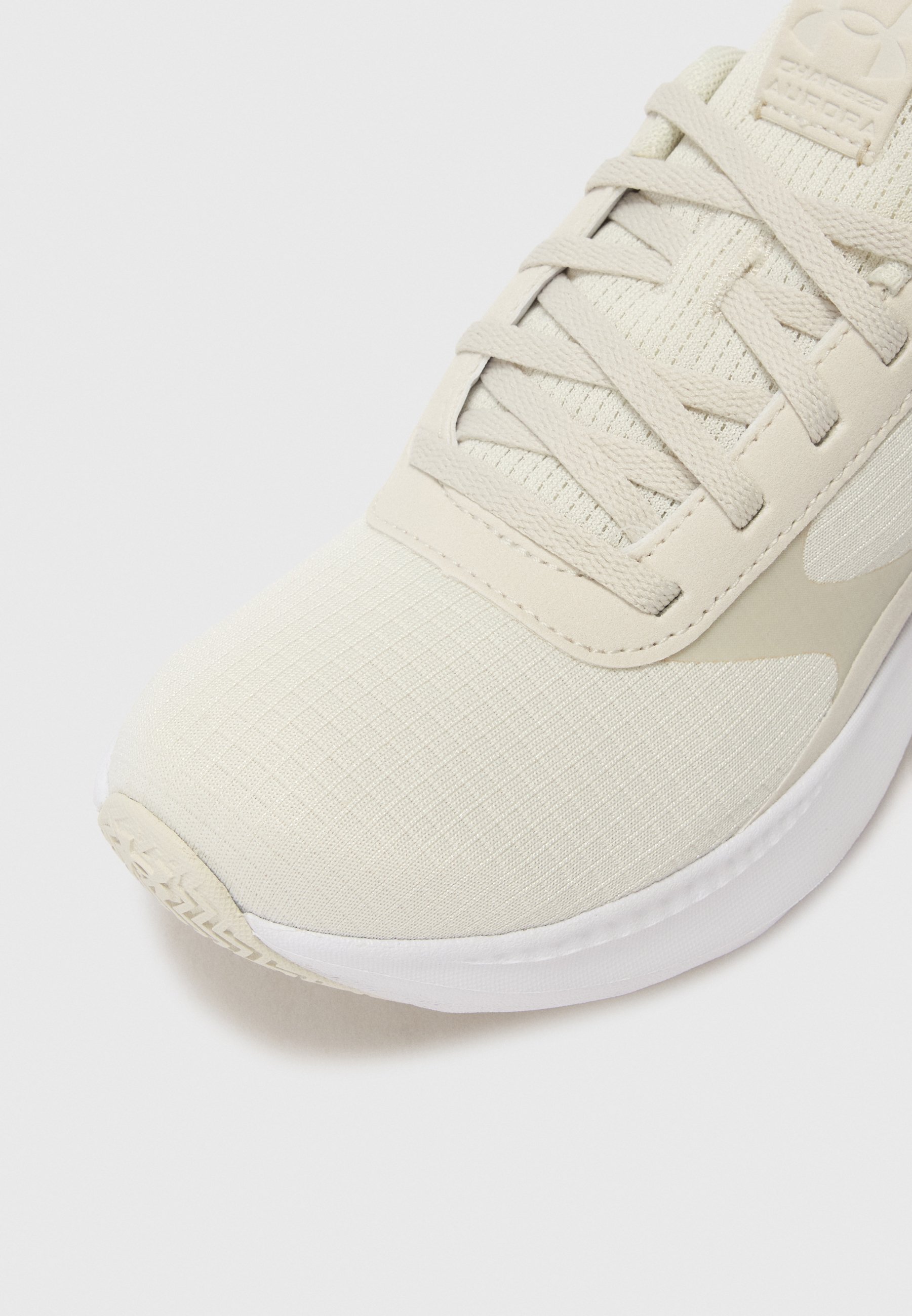 Under Armour AURORA 3 - Chaussure d'entraînement - blanc sommet/kaki