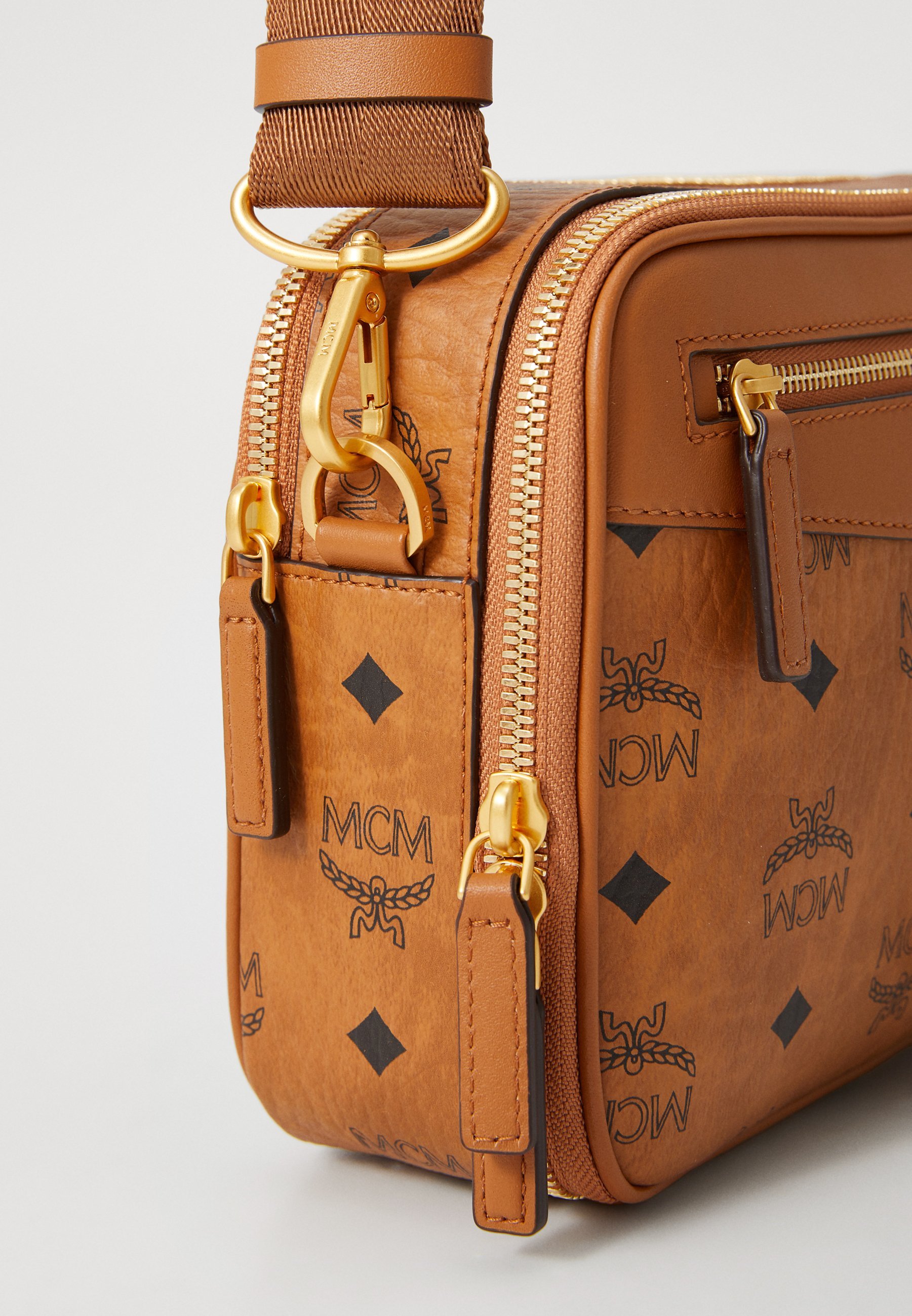 MCM CROSSBODY UNISEX - Umhängetasche - Cognac