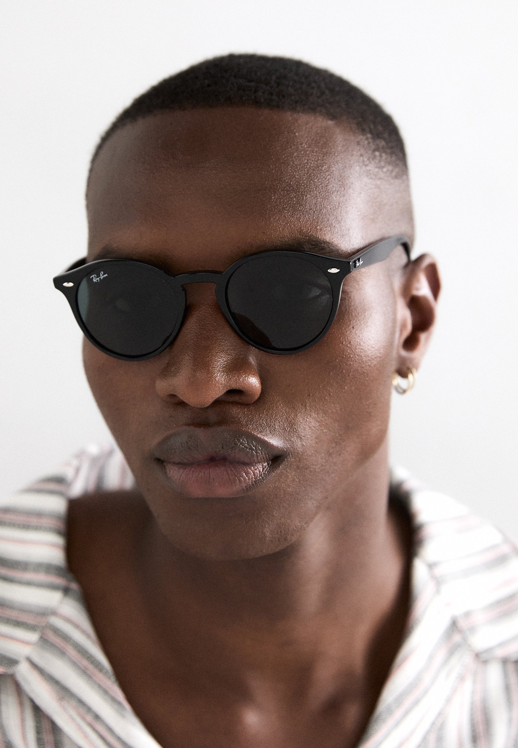 Ray-Ban 0RB2180 - Zonnebril - zwart