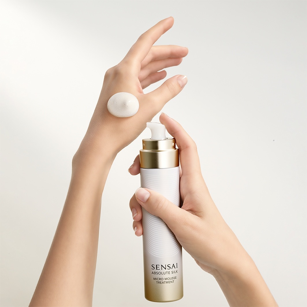 SENSAI Anti-Aging Care Absolute Silk Micro Mousse līdzeklis - 50 ml