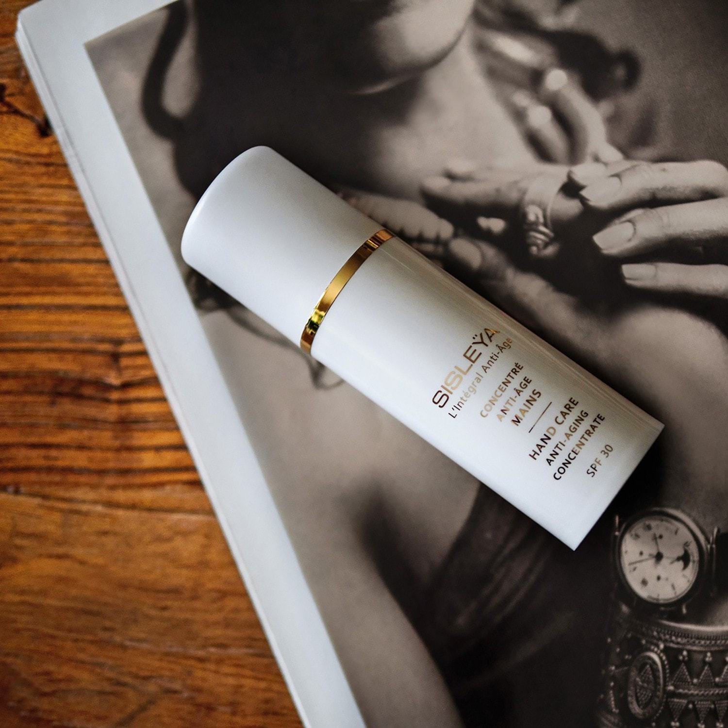Sisley rankų kremas Sisleÿa L'Intégral Anti-Age Concentré Anti-Age Mains - 75 ml