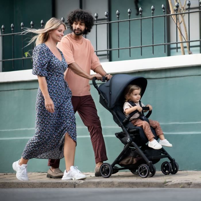 MAXI-COSI Lara 2 Ultra Compact -rattaat, 0–4 vuotta, 0–22 kg, automaattisesti taittuva, 3 kallistusasentoa, Essential Black