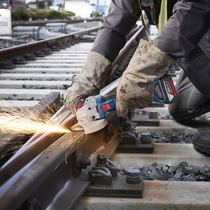 BOSCH GWS 18V-11 S angle grinder (solo) L