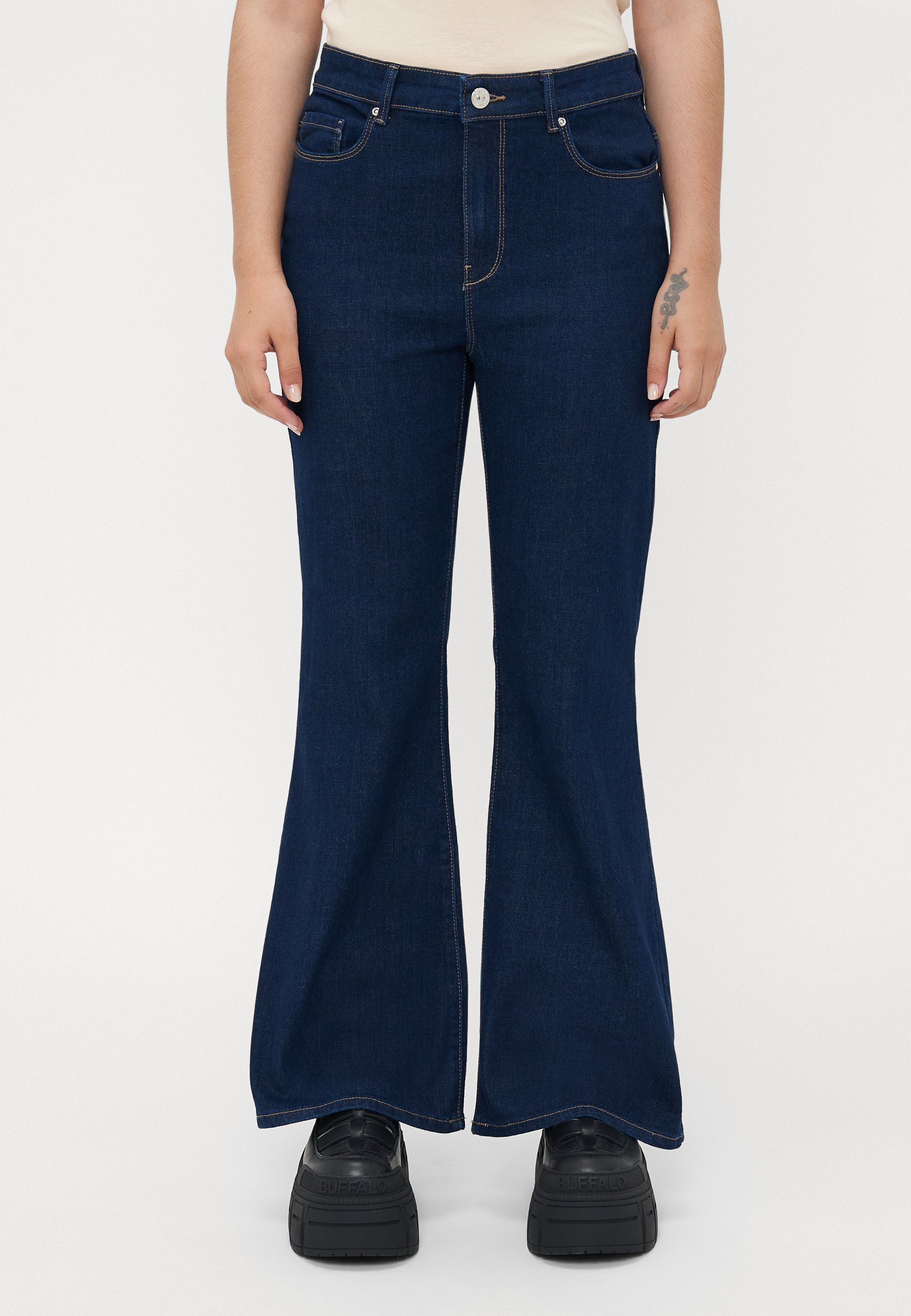 ONLY Petite ONLHENNI LIFE - Flared Jeans - donkerblauwe denim