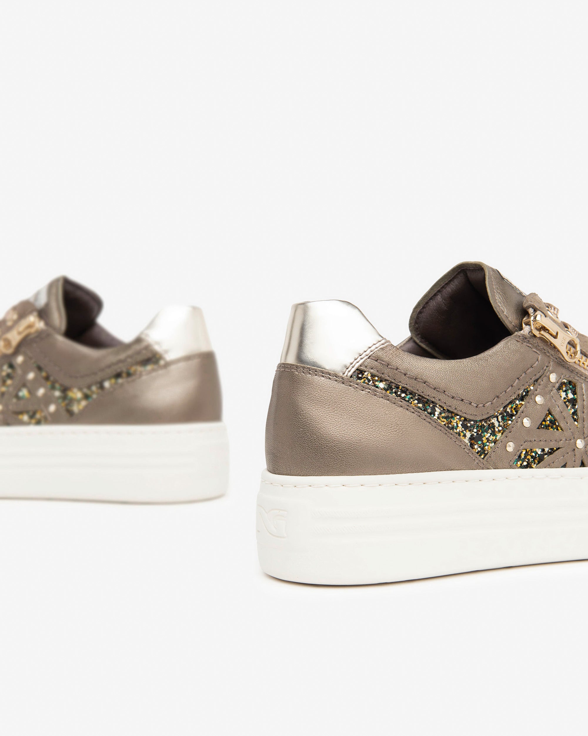 Sneakers Donna in Pelle, Camoscio e Materiale Tecnico