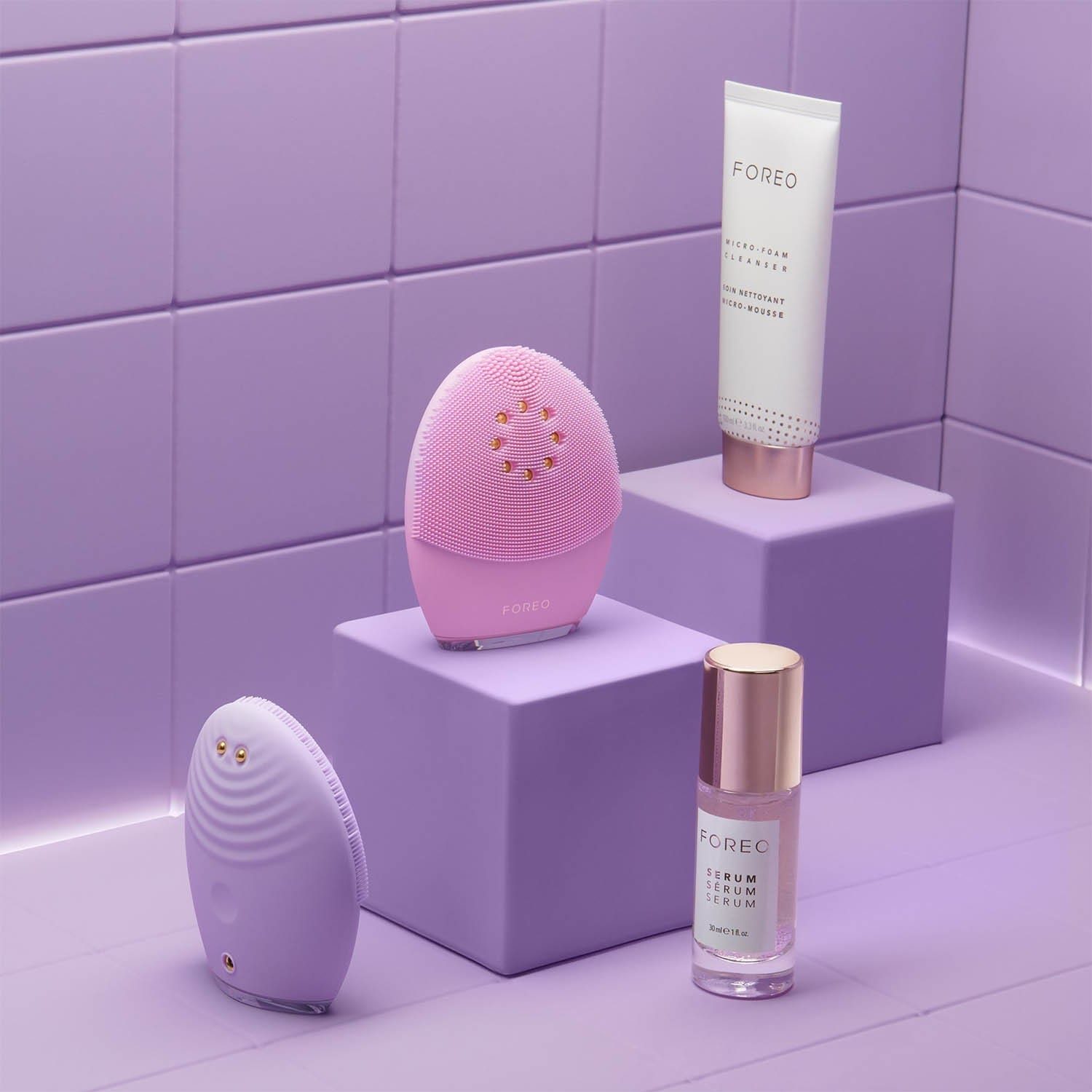 FOREO LUNA™ 3 Elektrisches Gesichtsmassagegerät plus thermisches Gesichtsreinigungsgerät für empfindliche Haut mit Mikrostrom - Lavendel